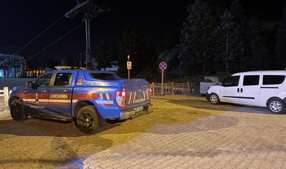 Bursa Uludağ'da ormanda kaybolan 2 kişinin bulunması için arama çalışması