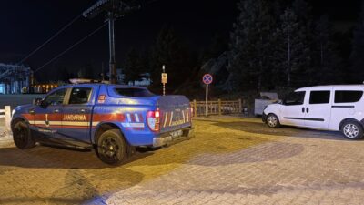 Bursa Uludağ'da ormanda kaybolan 2 kişinin bulunması için arama çalışması