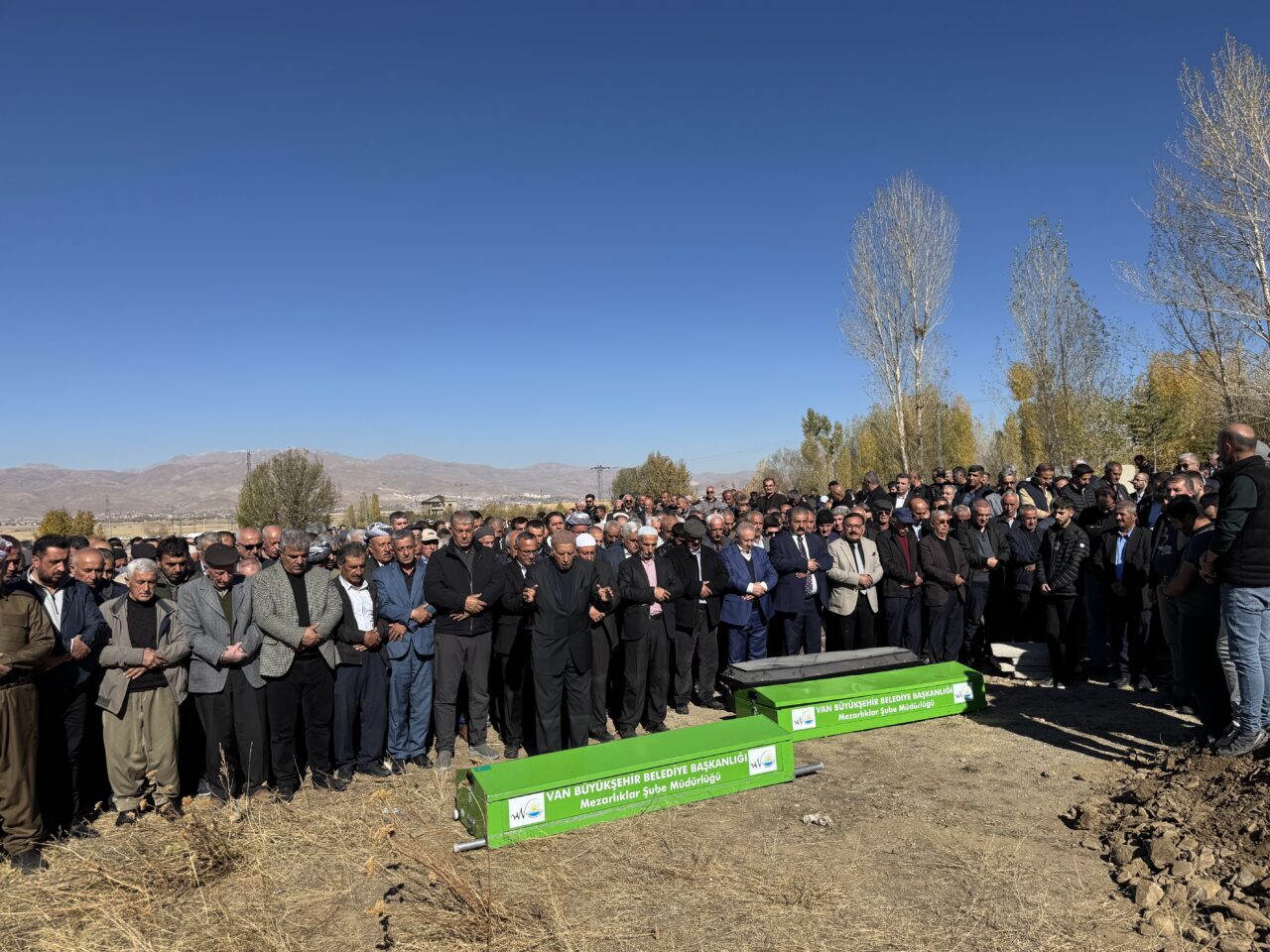 Van-Hakkari kara yolundaki trafik kazasında hayatını kaybeden aynı aileden 3