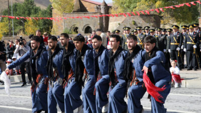 Van, Bitlis, Muş ve Hakkari'de 29 Ekim Cumhuriyet Bayramı ve