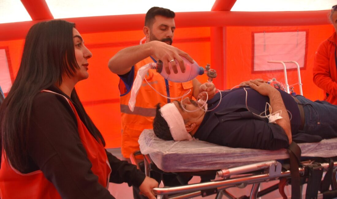  Van Yüzüncü Yıl Üniversitesi (YYÜ) Dursun Odabaş Tıp Merkezi'nde, AFAD,