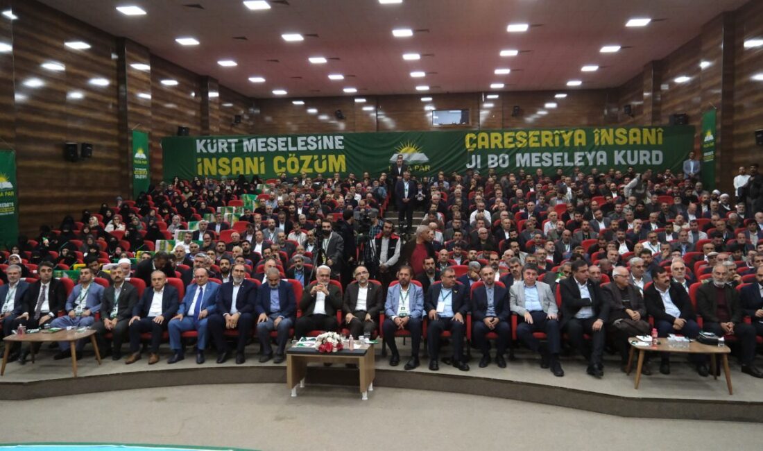 Hür Dava Partisince (HÜDA PAR) Van'da düzenlenen "Kürt Meselesine İnsani