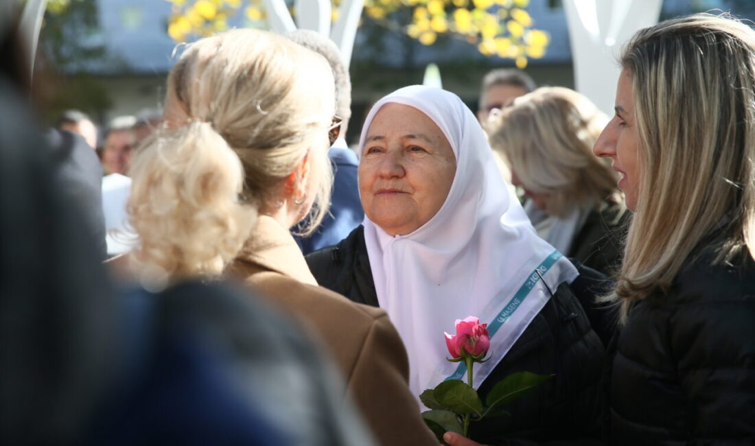  Avusturya'nın başkenti Viyana'da, Srebrenitsa soykırımında öldürülenleri anmak için inşa edilen