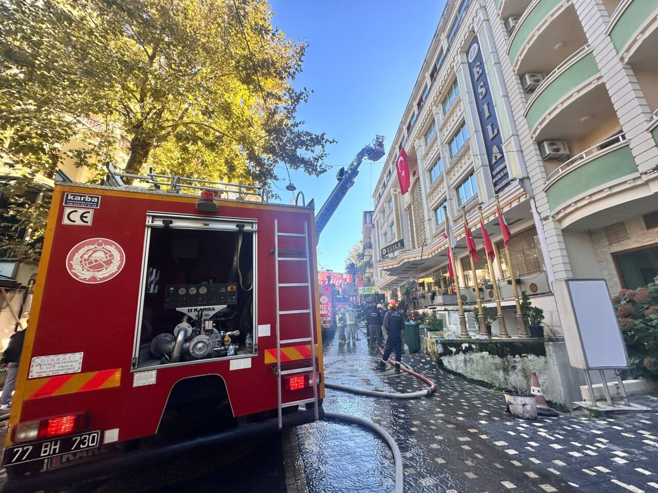 Yalova'nın Termal ilçesinde otelde çıkan yangın itfaiye ekiplerince söndürüldü.