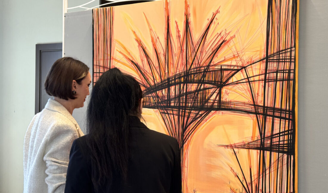 "Yaşamın Çizgileri" resim sergisi, 29 Ekim Cumhuriyet Bayramı'nda sanatseverlerle buluştu.