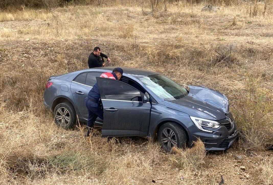 Yozgat'ın Saraykent ilçesinde iki otomobilin çarpışması sonucu 1 kişi öldü,