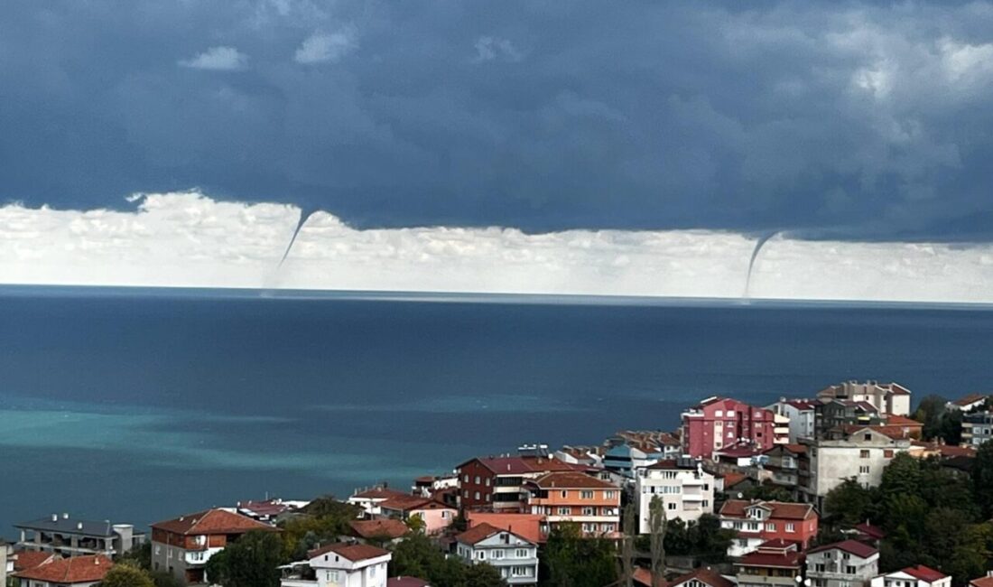 Zonguldak'ta denizde oluşan hortum cep telefonu kameralarıyla görüntülendi.