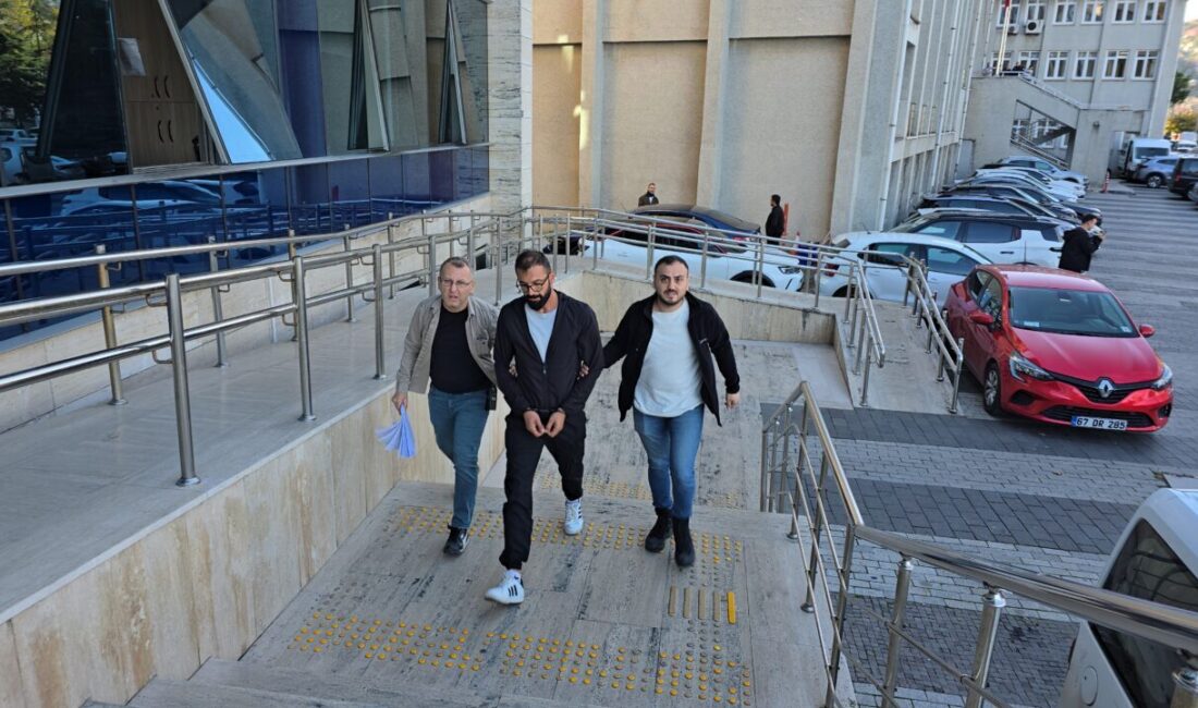  Zonguldak'ın Kozlu ilçesinde bir oto galeriye tabancayla ateş eden şüpheli