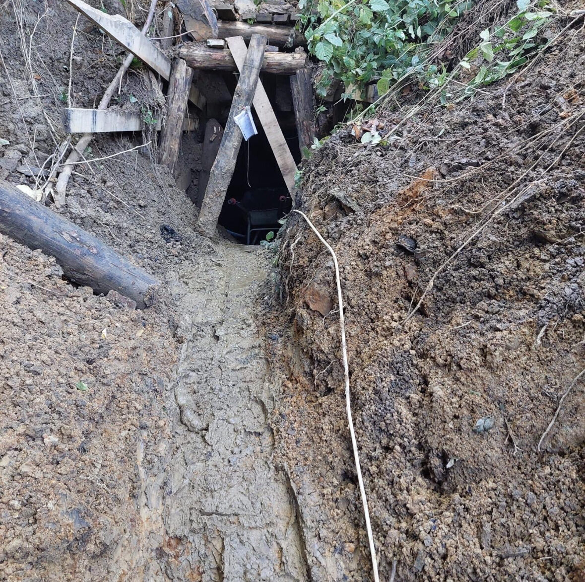  Zonguldak'ta ruhsatsız işletildiği belirlenen 3 maden ocağı kapatıldı.