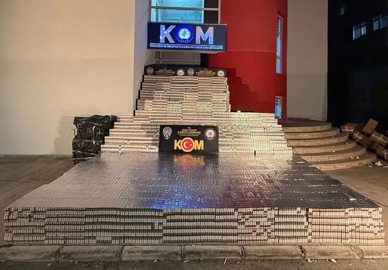 Adana'da bir kamyonette 105 bin paket gümrük kaçağı sigara ele