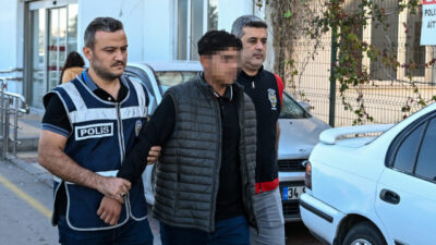 Adana'da 3 lise öğrencisinin yaralandığı bıçaklı kavgayla ilgili gözaltına alınan