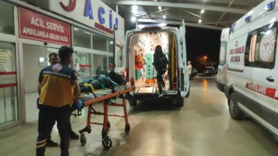  Adana'nın Kozan ilçesinde iki motosikletin çarpışması sonucu sürücüler yaralandı.