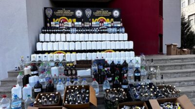 Adana'da sahte içki üreten ve satışını yapanlara yönelik operasyonda 16