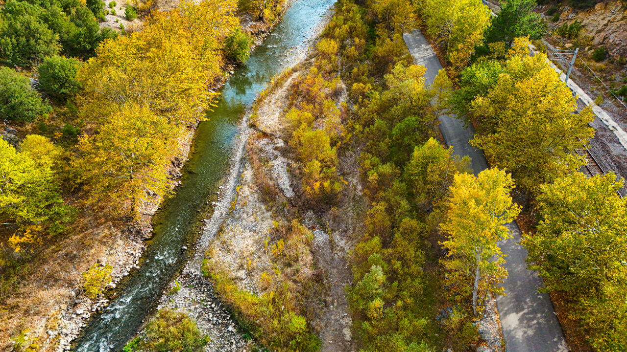 Adana'nın Pozantı ilçesinde sonbahar renklerinin hakim olduğu Belemedik Tabiat Parkı