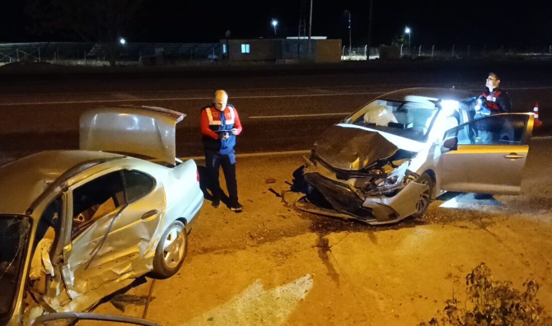 Adıyaman'ın Gölbaşı ilçesinde meydana gelen trafik kazasında 8 kişi yaralandı.