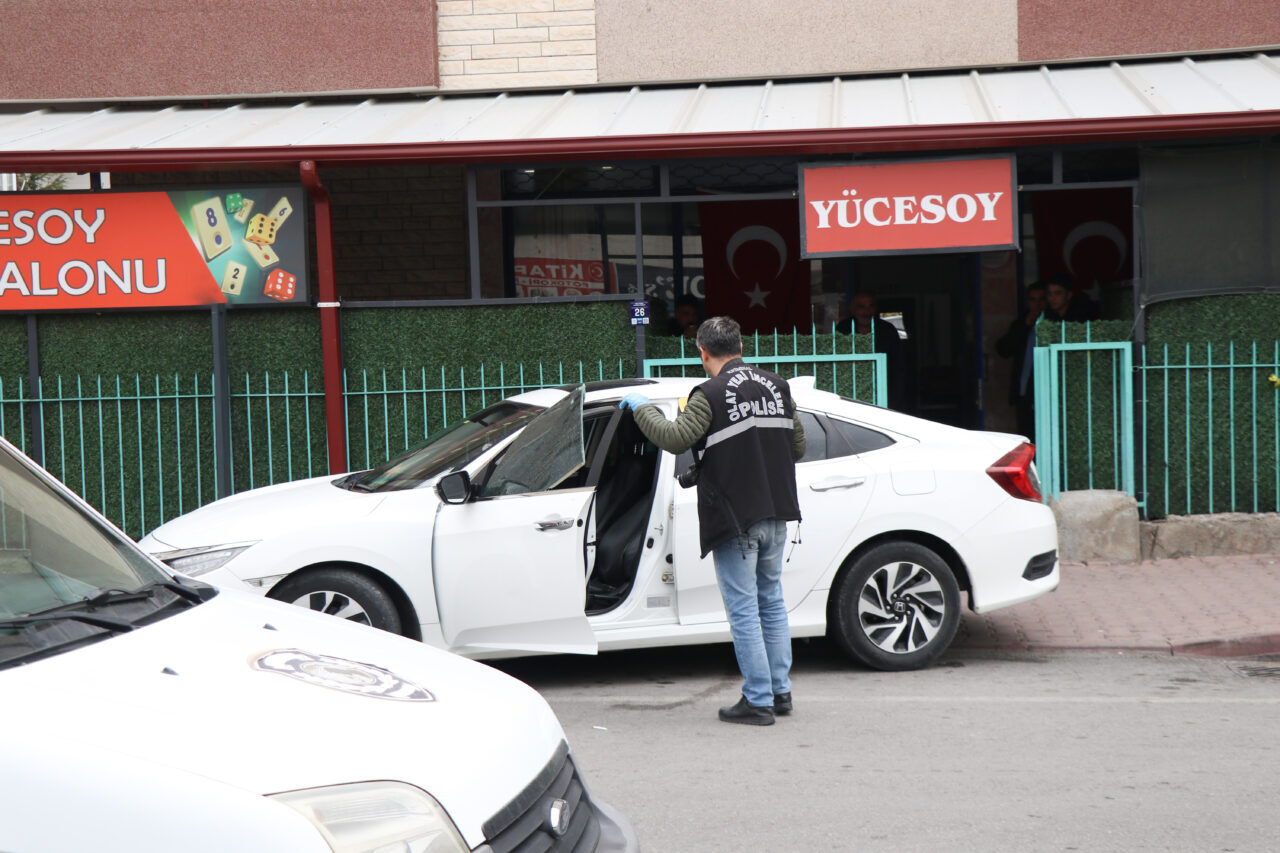 Kayseri'de bir kişi, adliyeden çıkan husumetlisi yerine kazara başka birini