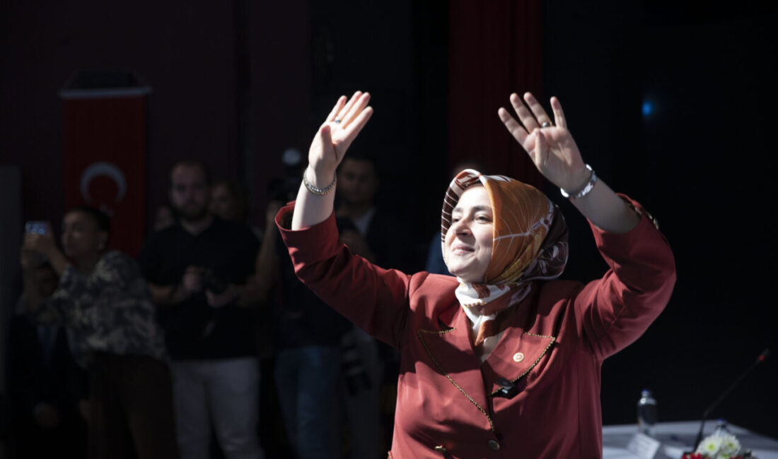 AK Parti Genel Merkez Kadın Kolları Başkanı Tuğba Işık Ercan,