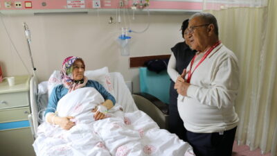 Amasya'da karın ağrısı şikayetiyle hastaneye başvuran kadının karnından operasyonla 8,5