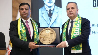  Anavatan Partisi Genel Başkanı İbrahim Çelebi, Şanlıurfa'da düzenlenen "Milli Birlik,