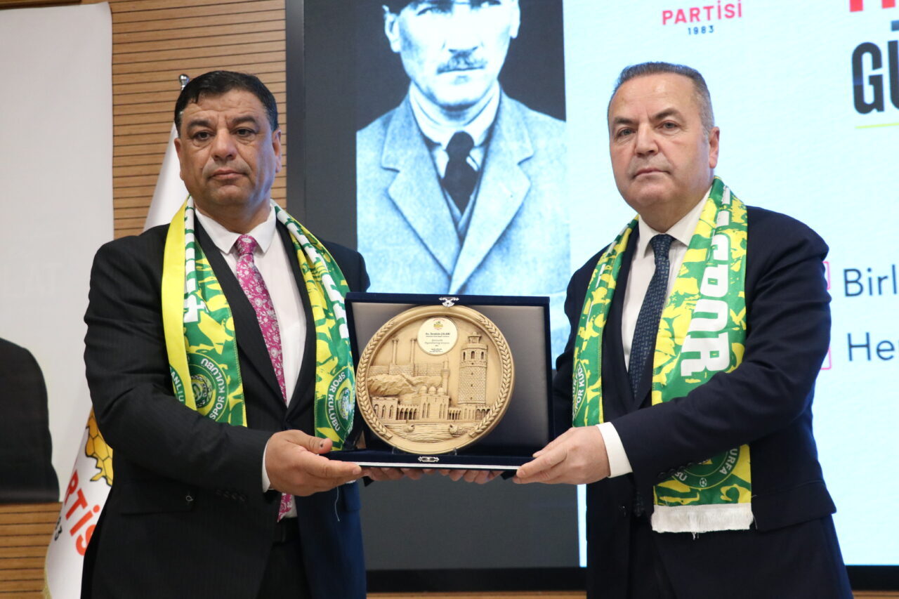  Anavatan Partisi Genel Başkanı İbrahim Çelebi, Şanlıurfa'da düzenlenen "Milli Birlik,