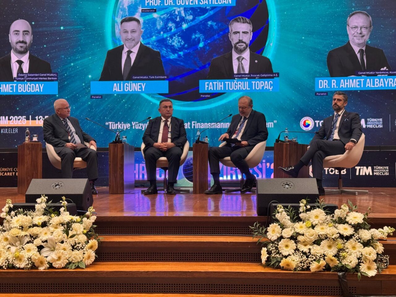 Türk Eximbank Genel Müdürü Ali Güney, e-ihracat yönteminin hızla büyümeye