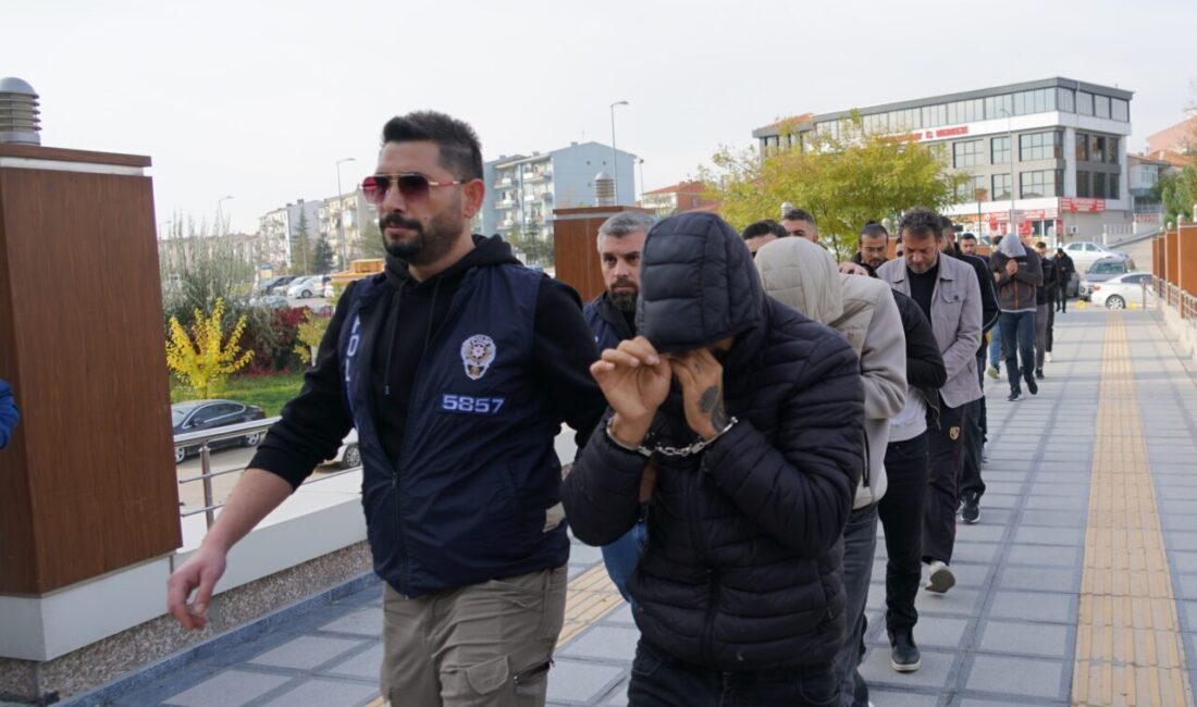 Ankara'nın Polatlı ilçesinde düzenlenen yasaklı madde operasyonunda gözaltına alınan 23