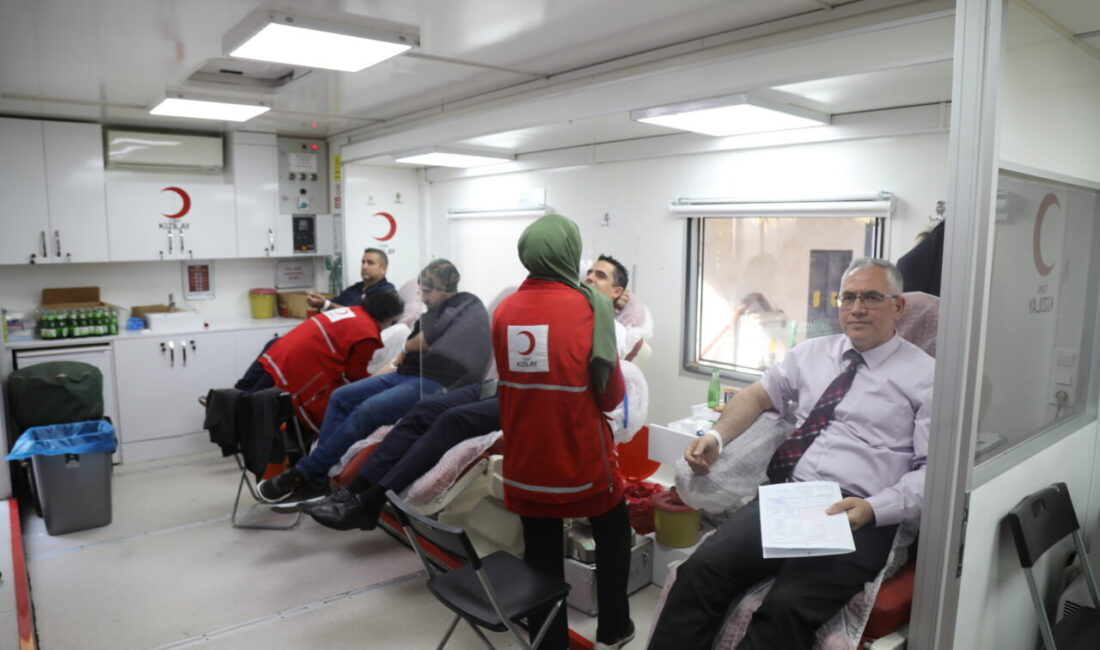 Ankara'nın Çubuk ilçesinde, ilkokul öğrencilerinin başlattığı "Bir Kan, Bir Can"