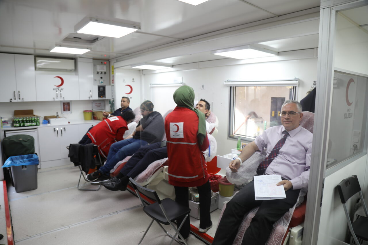 Ankara'nın Çubuk ilçesinde, ilkokul öğrencilerinin başlattığı "Bir Kan, Bir Can"