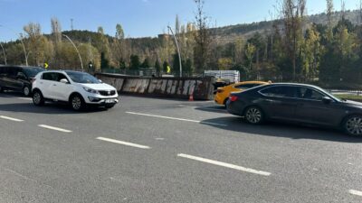 Ankara'nın Pursaklar ilçesinde virajı alamayan seyir halindeki tırın dorsesinin devrilmesi