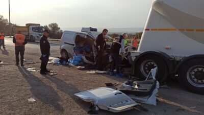 Ankara'nın Kahramankazan ilçesinde meydana gelen trafik kazasında aynı aileden biri