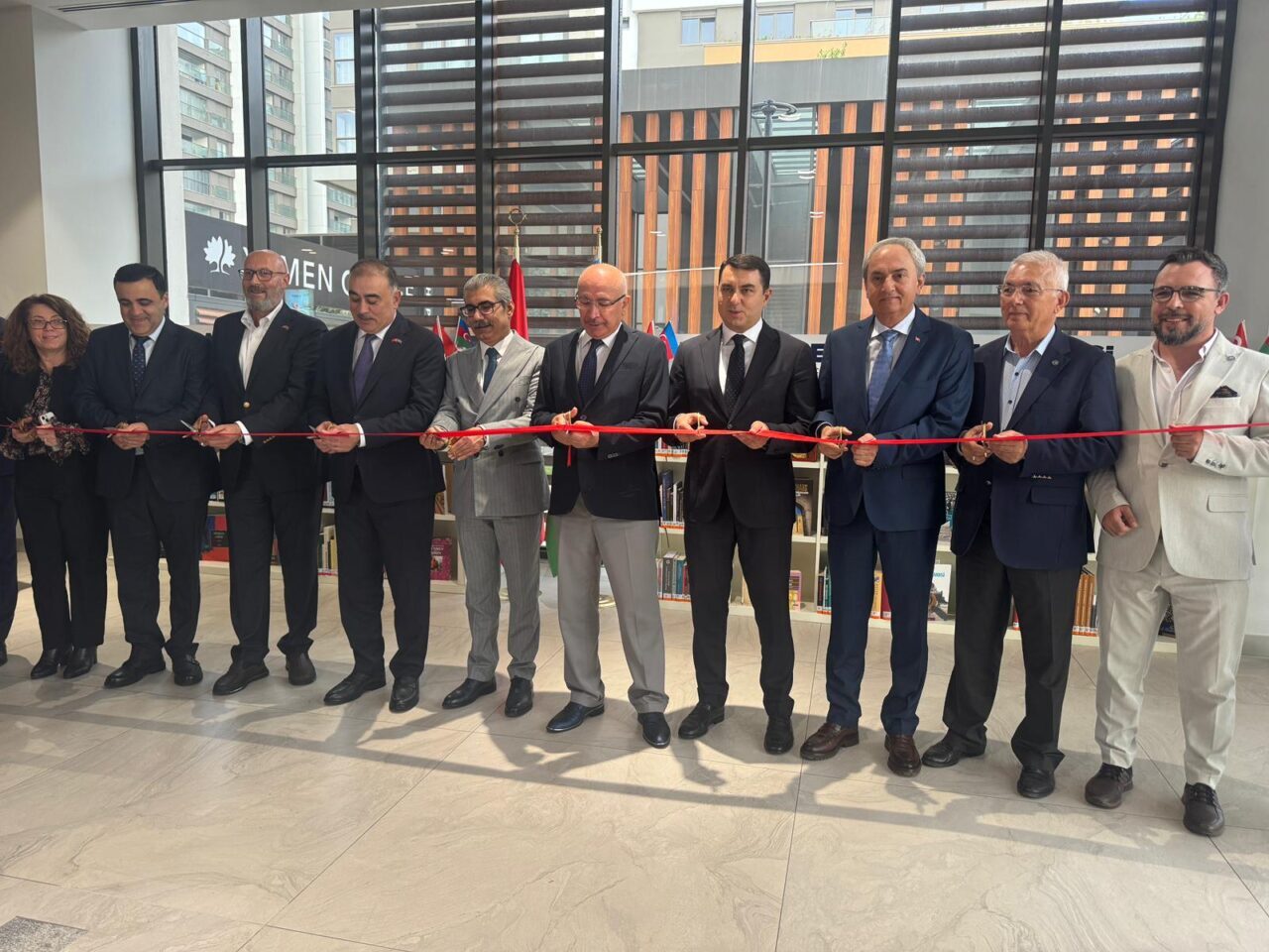  Antalya Kütüphanesi'nde Azerbaycan ile kültürel işbirliğini güçlendirmek, okuyuculara edebiyatını, tarihini,