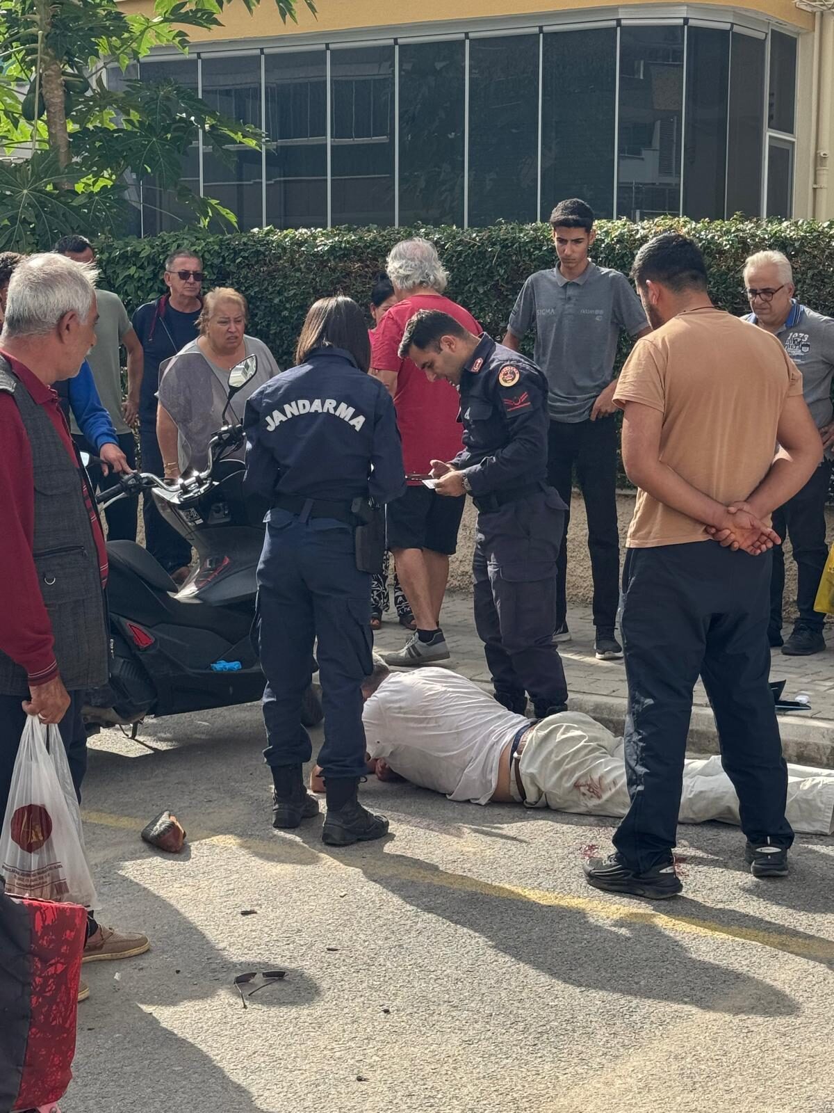 Antalya'nın Alanya ilçesinde eşini bıçakla yaralayan yabancı uyruklu şüpheli gözaltına