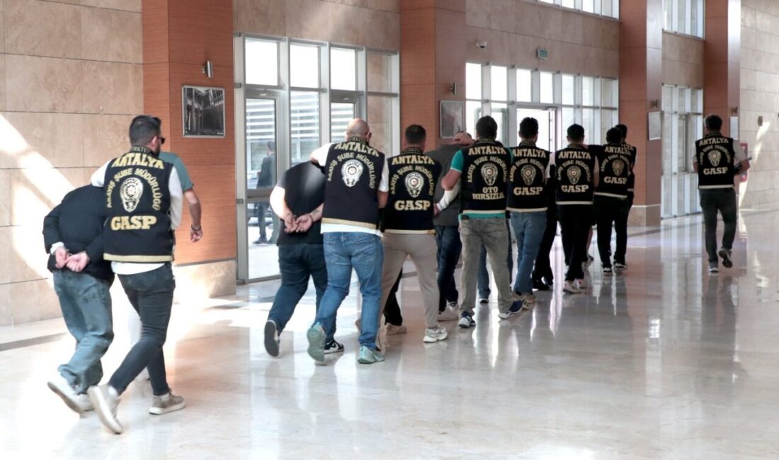 Antalya'nın Muratpaşa ilçesinde bir iş yerine patlayıcıyla yapılan saldırıyla ilgili