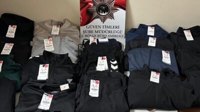 İstanbul Ataşehir'de, farklı tarihlerde alışveriş merkezlerindeki (AVM) mağazalardan yaklaşık 1