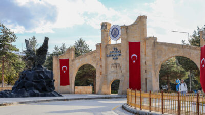 Atatürk Üniversitesi, dünyada önde gelen üniversitelerin bilimsel araştırma performanslarını değerlendiren