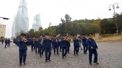 Azerbaycan'ın başkenti Bakü'de Karabağ Zaferi'nin 5. yılı dolayısıyla yürüyüşler gerçekleştirildi.