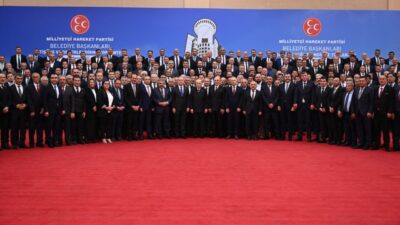 MHP Genel Başkanı Devlet Bahçeli, MHP'li belediye başkanlarıyla akşam yemeğinde