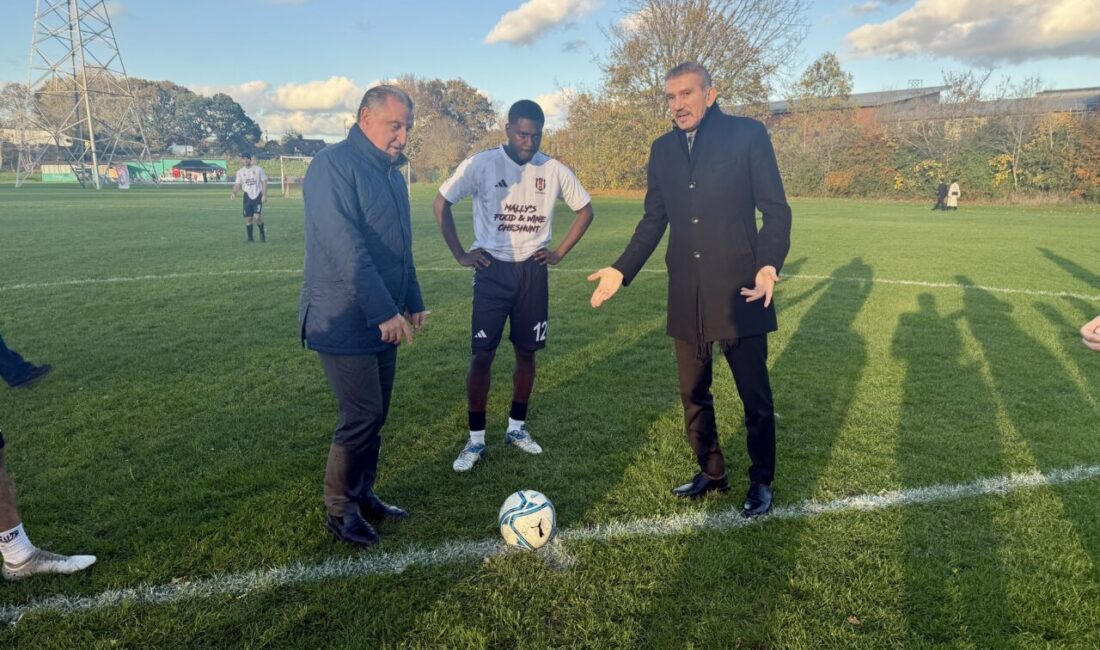 Gençlik ve Spor Bakanı Osman Aşkın Bak, İngiltere’nin başkenti Londra’da