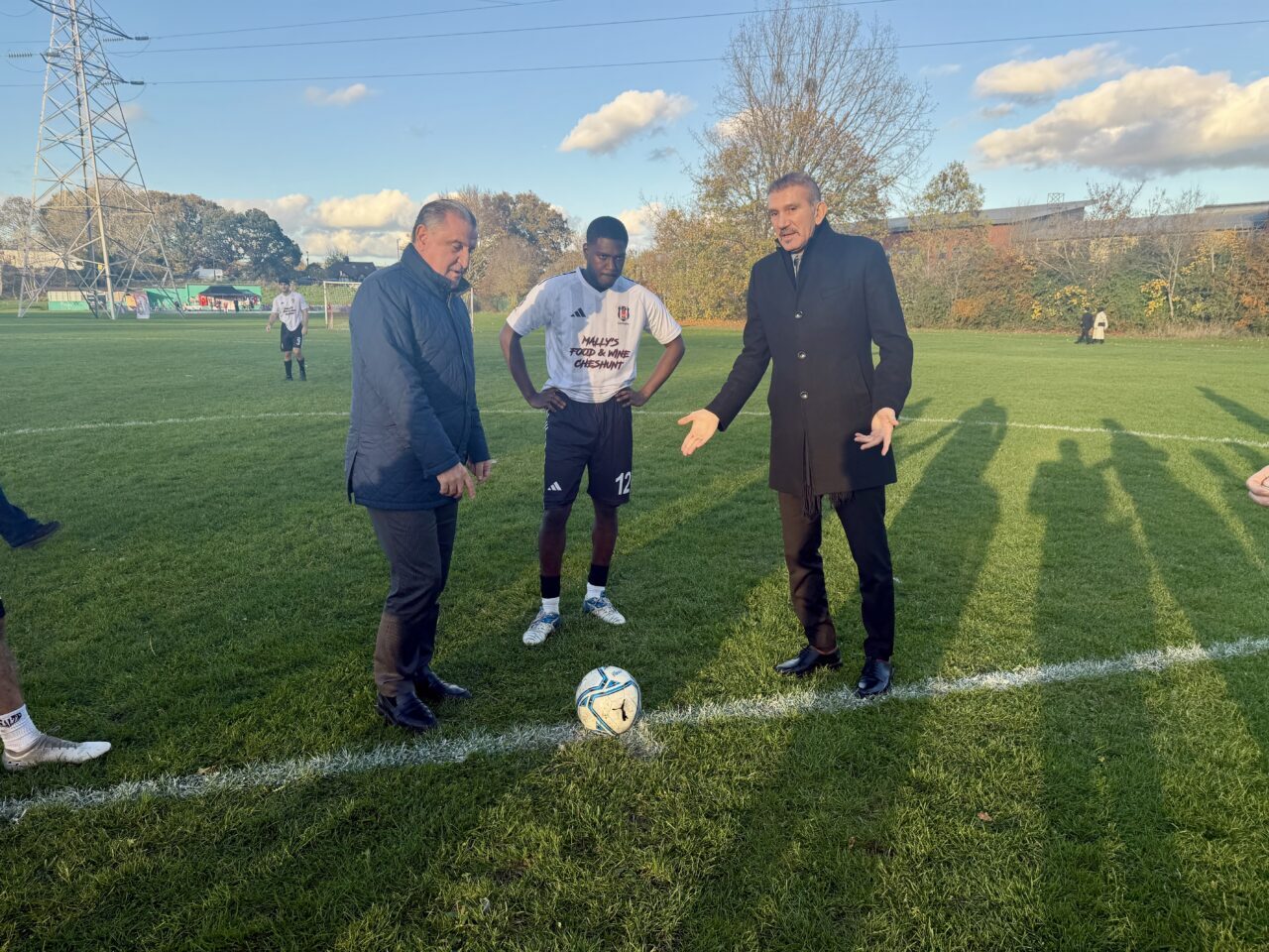 Gençlik ve Spor Bakanı Osman Aşkın Bak, İngiltere’nin başkenti Londra’da