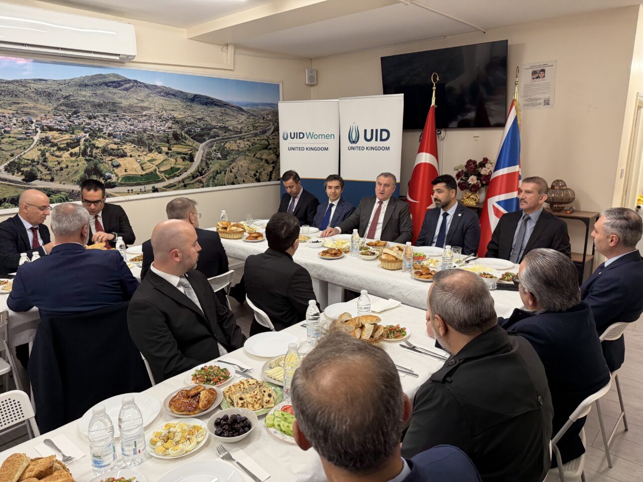 Gençlik ve Spor Bakanı Osman Aşkın Bak, yurt dışında güçlü