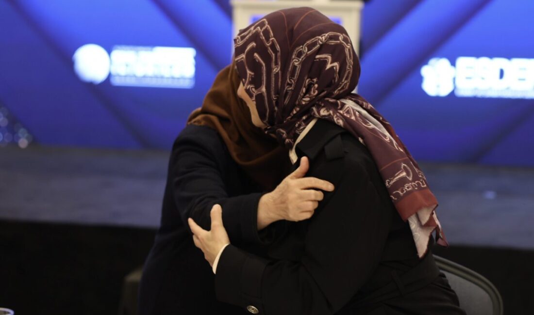 Aile ve Sosyal Hizmetler Bakanı Mahinur Özdemir Göktaş, Esnaf ve