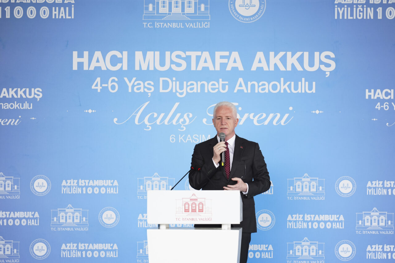  İstanbul Valiliğinin "Aziz İstanbul'a İyiliğin 1000 Hali" projesi kapsamında Bakırköy'de