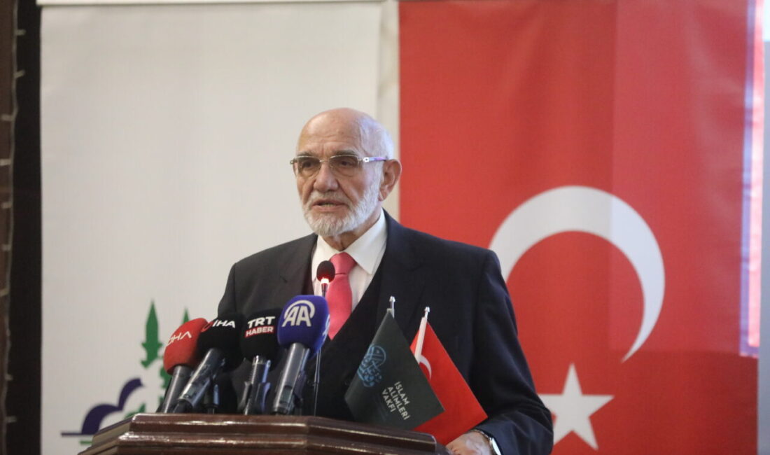 Edirne’de İslam Alimleri Vakfınca düzenlenen "Kendi Gök Kubbemiz Balkan Alimleri