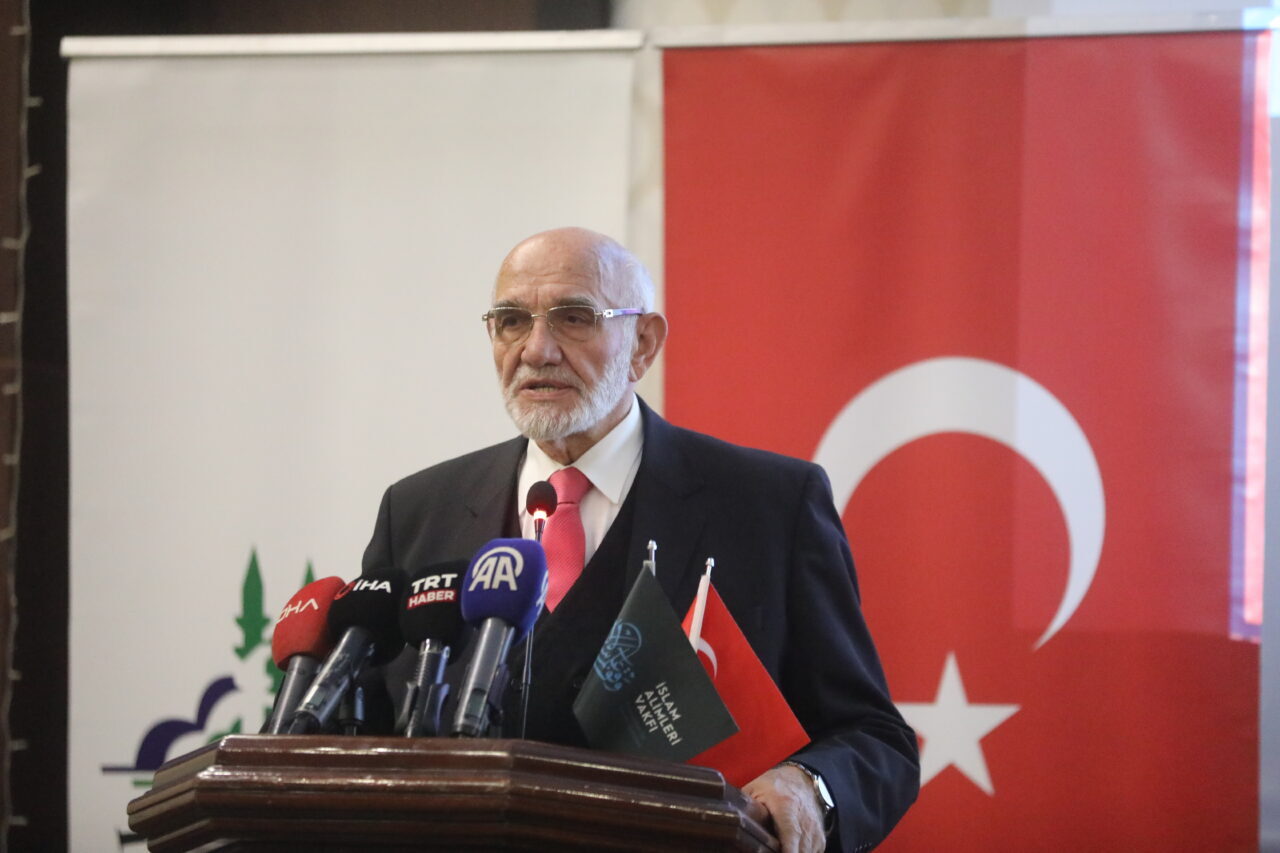 Edirne’de İslam Alimleri Vakfınca düzenlenen "Kendi Gök Kubbemiz Balkan Alimleri