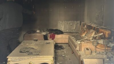 İstanbul Başakşehir'de bir sitede çıkan yangında dumandan etkilenen 2 kişi