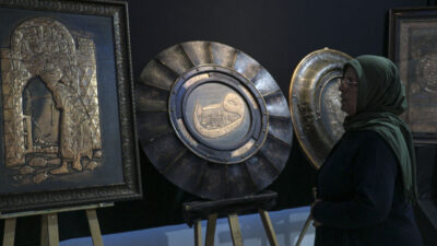 Bakır rölyef sanatçısı Necmeddin Sadıkoğlu'nun "Bakır Rölyef ve Hat Sanatı"