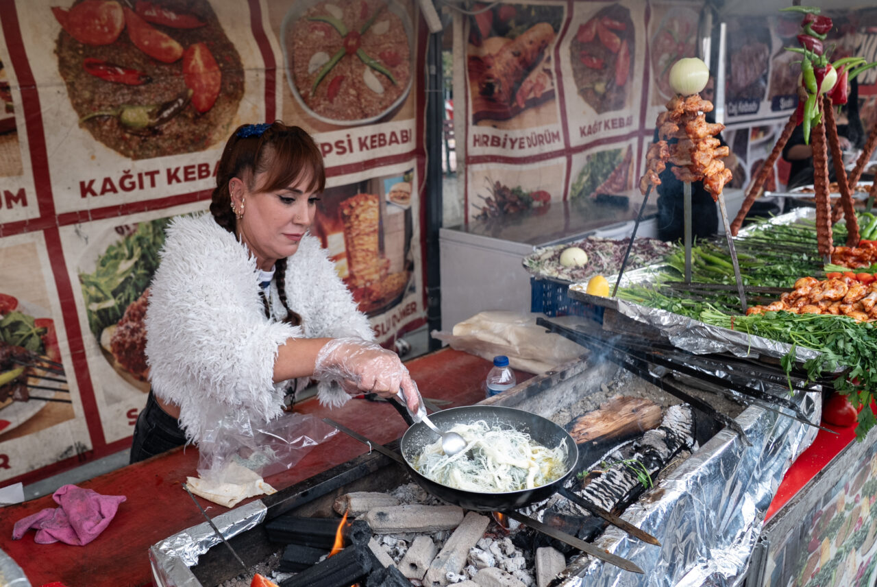  Başkentte, Türkiye'nin çeşitli bölgelerinden kahvaltı ürünlerinin tanıtıldığı "Peynir ve Kahvaltı