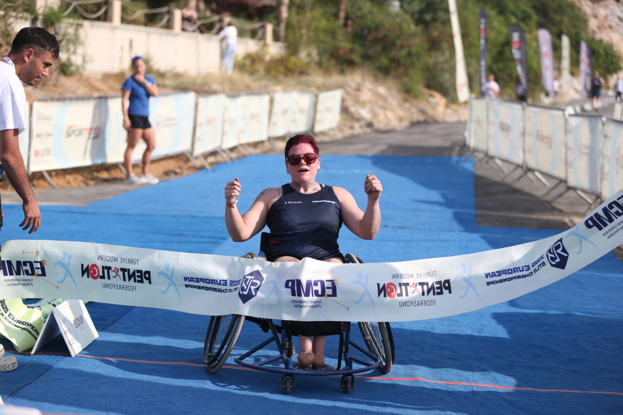 Antalya'nın Alanya ilçesinde düzenlenen Biathle-Triathle Avrupa Para Şampiyonası kapsamındaki 'Lazer