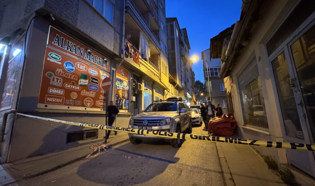 Bilecik'te, polisten kaçarken saklanmak istediği apartman bacasında sıkışan hükümlü, İl