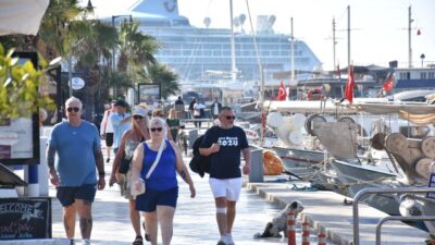 Muğla'nın Bodrum ilçesine, "Marella Discovery 2" ve "Emerald Azzurra" isimli